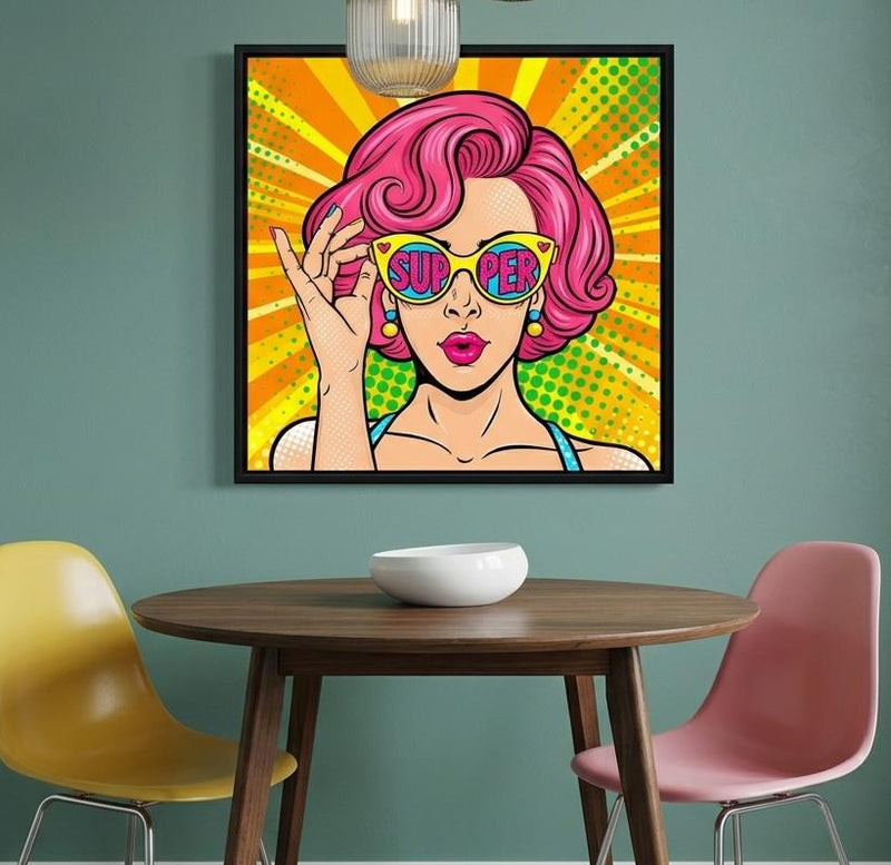 Peinture à l’huile – Femme pop art aux cheveux roses et lunettes de soleil